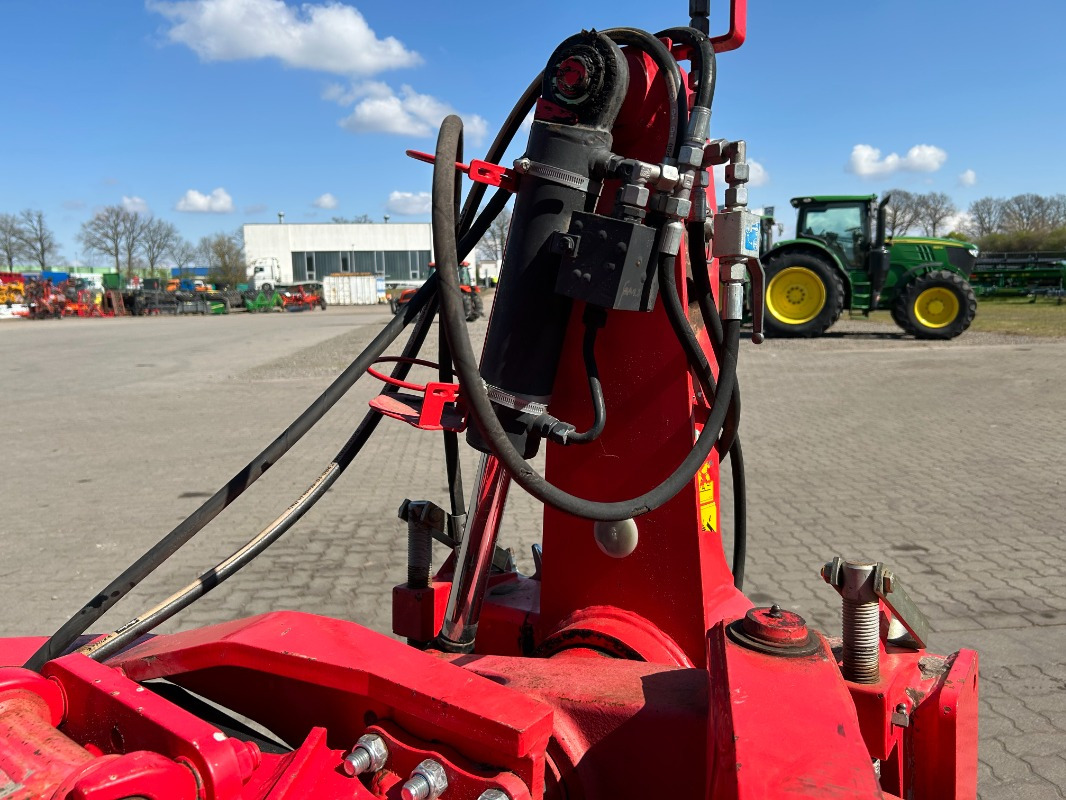 Pöttinger Servo 35 - Charrue: photos 2 Pöttinger Servo 35 - Charrue: photos 2