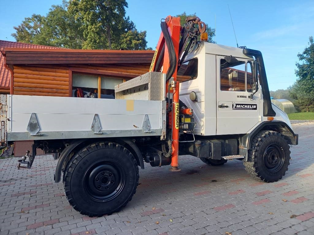 Camion grue Unimog UNIMOG 4X4: photos 24
