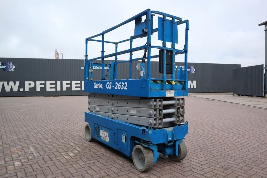 Genie GS2632 Electric, Working Height 10m, 227kg Capacit - Nacelle ciseaux: photos 2 Genie GS2632 Electric, Working Height 10m, 227kg Capacit - Nacelle ciseaux: photos 2