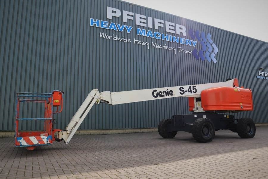 Genie S45 Valid inspection, Diesel, 4x4 Drive, 15.72 m W - Nacelle télescopique: photos 1 Genie S45 Valid inspection, Diesel, 4x4 Drive, 15.72 m W - Nacelle télescopique: photos 1