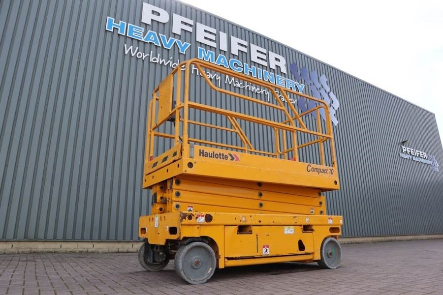 Haulotte COMPACT 10 Electric, 10m Working Height, 450kg Cap - Nacelle ciseaux: photos 1 Haulotte COMPACT 10 Electric, 10m Working Height, 450kg Cap - Nacelle ciseaux: photos 1