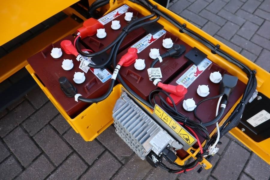 Haulotte Compact 10N Valid Iinspection, *Guarantee! 10m Wor - Nacelle ciseaux: photos 4 Haulotte Compact 10N Valid Iinspection, *Guarantee! 10m Wor - Nacelle ciseaux: photos 4