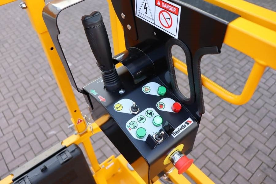 Haulotte Compact 10N Valid Inspection, *Guarantee! 10m Work - Nacelle ciseaux: photos 4 Haulotte Compact 10N Valid Inspection, *Guarantee! 10m Work - Nacelle ciseaux: photos 4