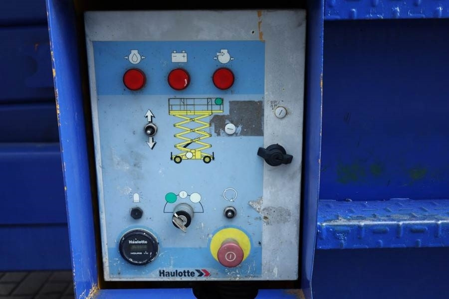 Haulotte H15SX Diesel, 4x4 Drive 15 Working Height, 500kg C - Nacelle ciseaux: photos 4 Haulotte H15SX Diesel, 4x4 Drive 15 Working Height, 500kg C - Nacelle ciseaux: photos 4