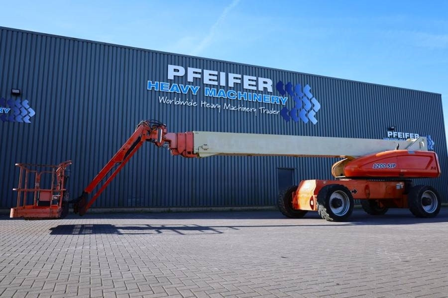 JLG 1200SJP Diesel, 4x4x4 Drive, 38.7m Working Height, - Nacelle télescopique: photos 1 JLG 1200SJP Diesel, 4x4x4 Drive, 38.7m Working Height, - Nacelle télescopique: photos 1