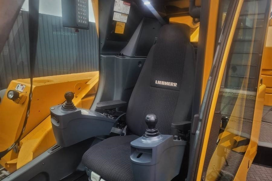 Liebherr LTM1070-4.2 Dutch Vehicle Registration, Valid Insp - Grue tout-terrain: photos 4 Liebherr LTM1070-4.2 Dutch Vehicle Registration, Valid Insp - Grue tout-terrain: photos 4