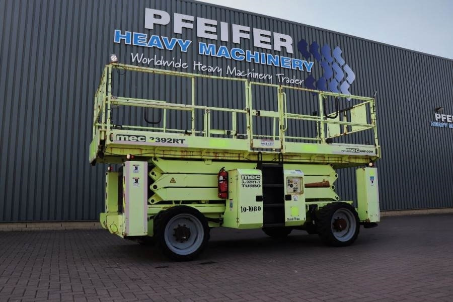 MEC 3392RT-T Diesel, 4x4 Drive, 12m Working Height, 12 - Nacelle ciseaux: photos 1 MEC 3392RT-T Diesel, 4x4 Drive, 12m Working Height, 12 - Nacelle ciseaux: photos 1
