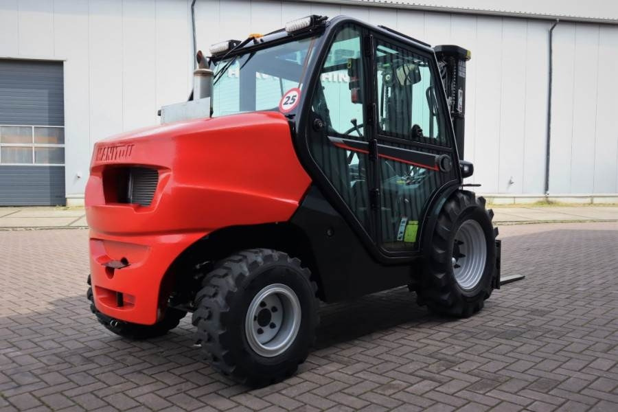 Manitou MC25-4 Valid Inspection, *Guarantee, Diesel, 4x4 - Chariot tout terrain: photos 2 Manitou MC25-4 Valid Inspection, *Guarantee, Diesel, 4x4 - Chariot tout terrain: photos 2