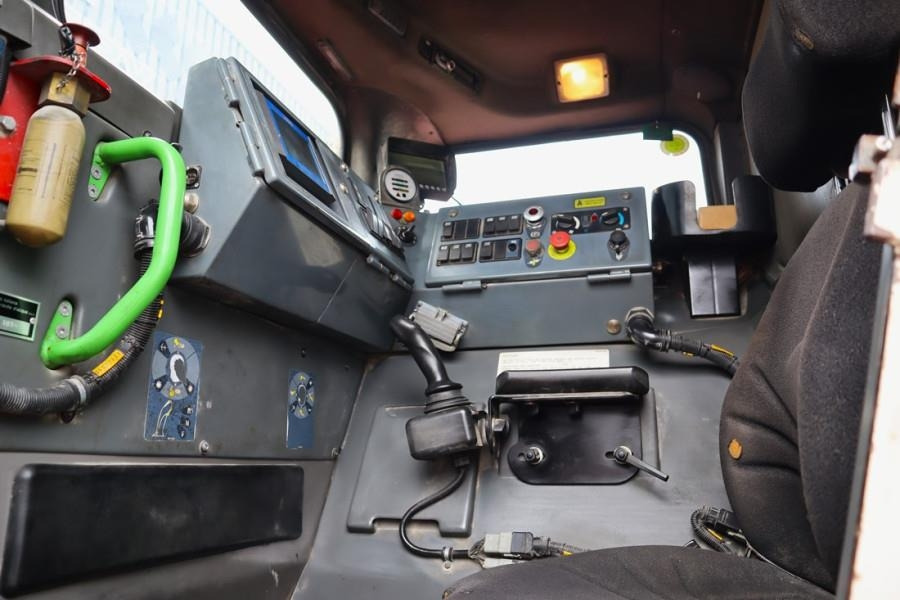 Sandvik LH410 Diesel, 4x4 Drive, 10t Capacity, Tilting Buc - Chargeuse sur pneus: photos 4 Sandvik LH410 Diesel, 4x4 Drive, 10t Capacity, Tilting Buc - Chargeuse sur pneus: photos 4