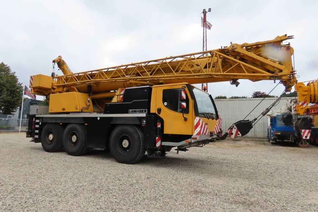 Liebherr LTM 1050-3.1 - Grue tout-terrain: photos 2 Liebherr LTM 1050-3.1 - Grue tout-terrain: photos 2