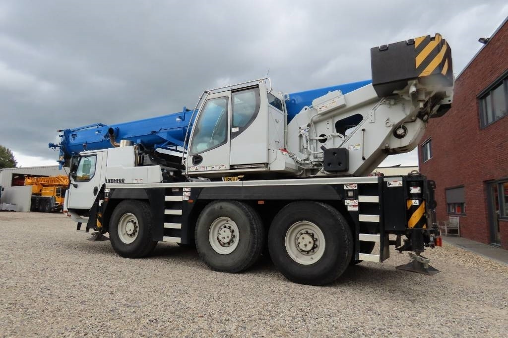 Liebherr LTM 1050-3.1 - Grue tout-terrain: photos 4 Liebherr LTM 1050-3.1 - Grue tout-terrain: photos 4