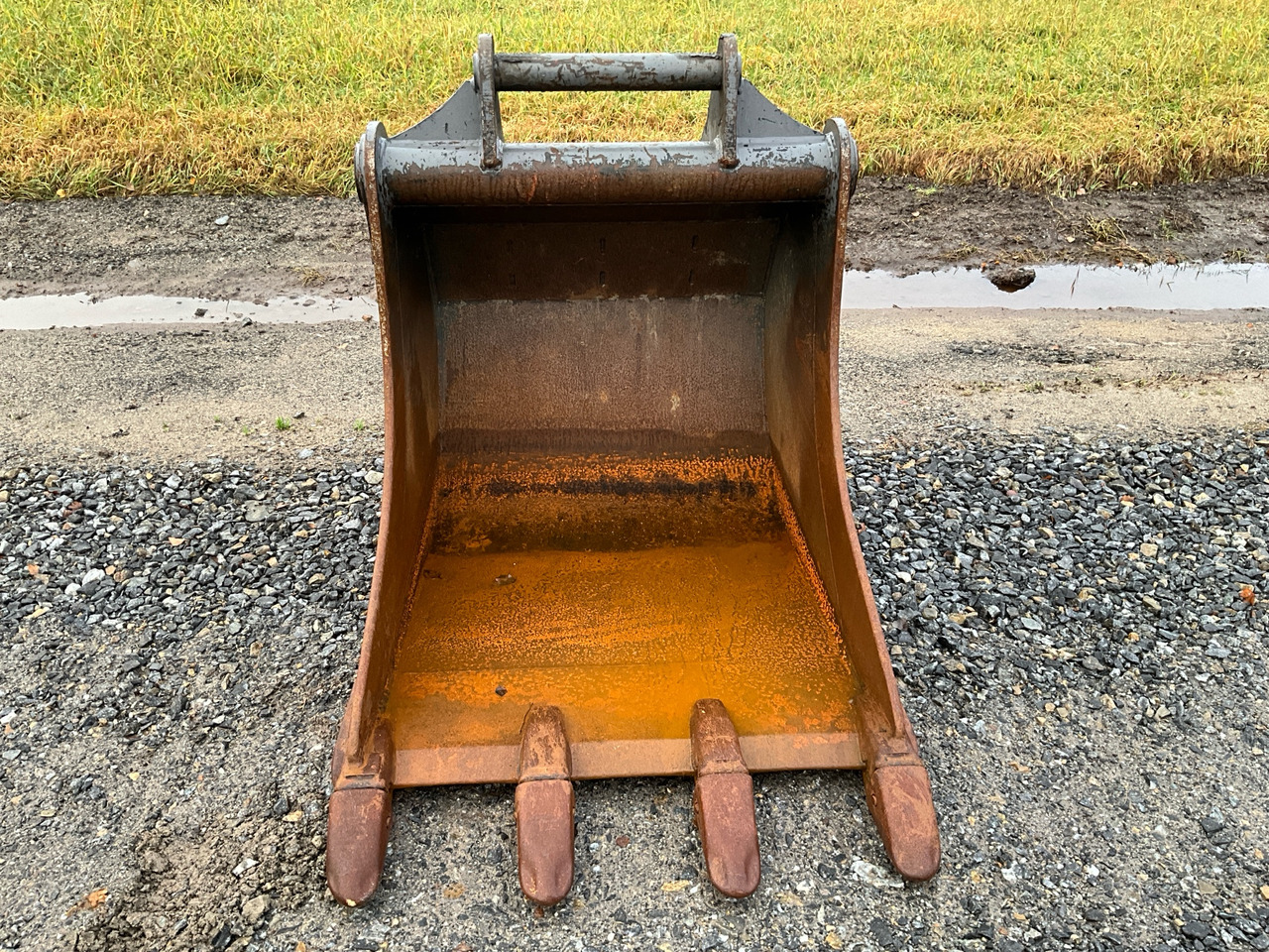 ABL S-70 - Godet pour pelle: photos 1 ABL S-70 - Godet pour pelle: photos 1