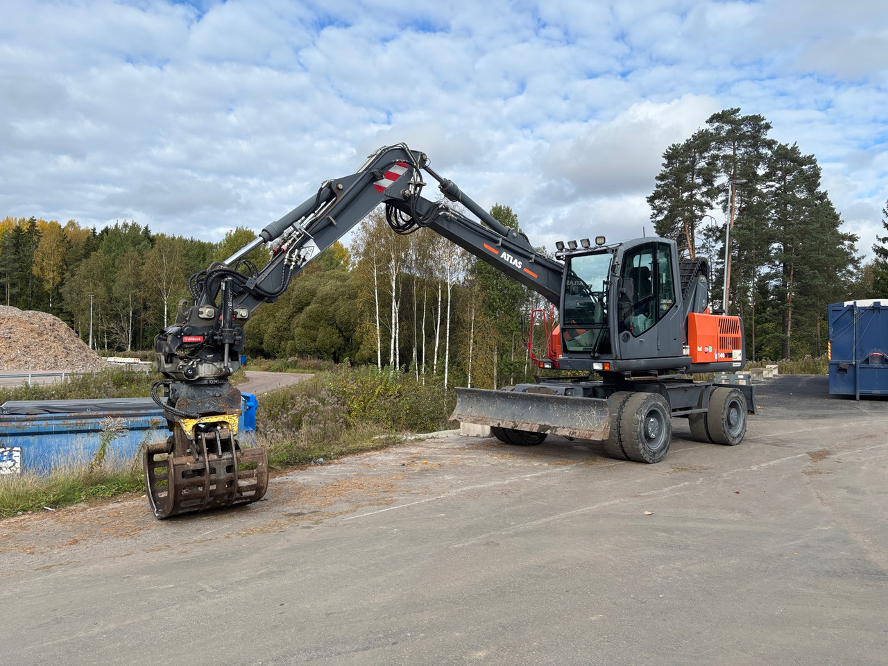 Atlas 140W - Pelle: photos 1 Atlas 140W - Pelle: photos 1