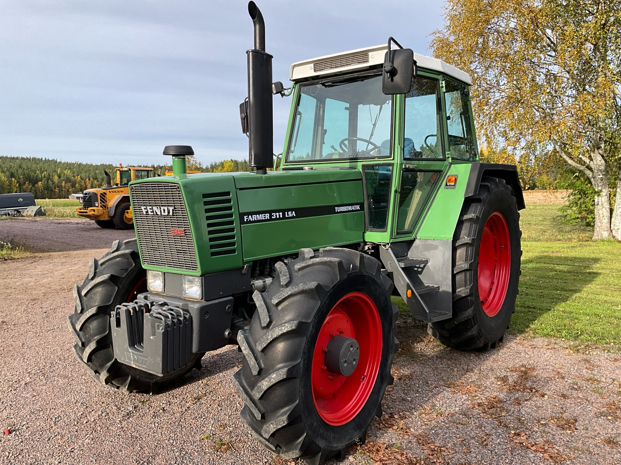Fendt 311 LSA - Tracteur agricole: photos 1 Fendt 311 LSA - Tracteur agricole: photos 1