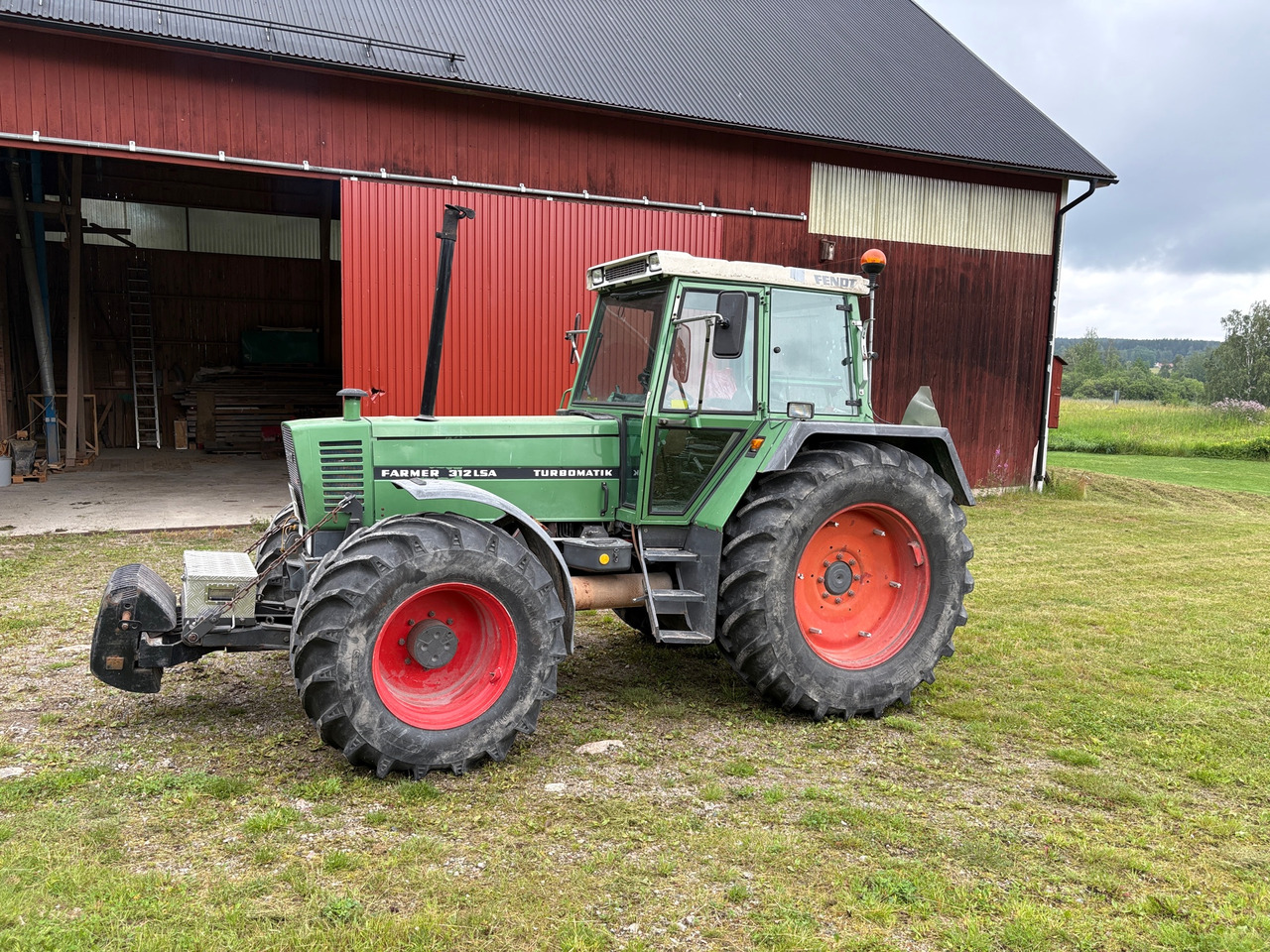 Fendt 312 LSA - Tracteur agricole: photos 1 Fendt 312 LSA - Tracteur agricole: photos 1