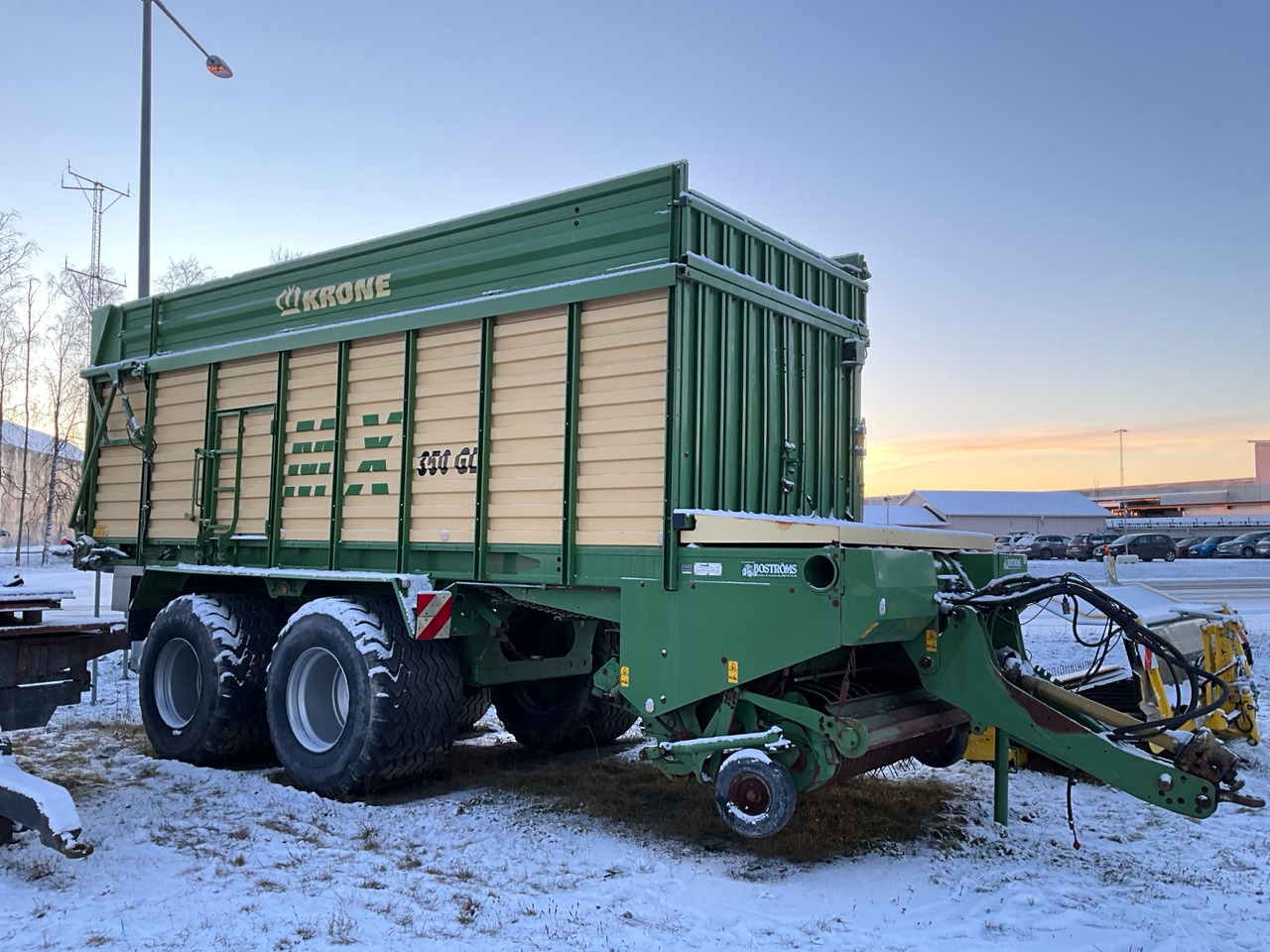 Krone MX350 GL - Autochargeuse: photos 1 Krone MX350 GL - Autochargeuse: photos 1