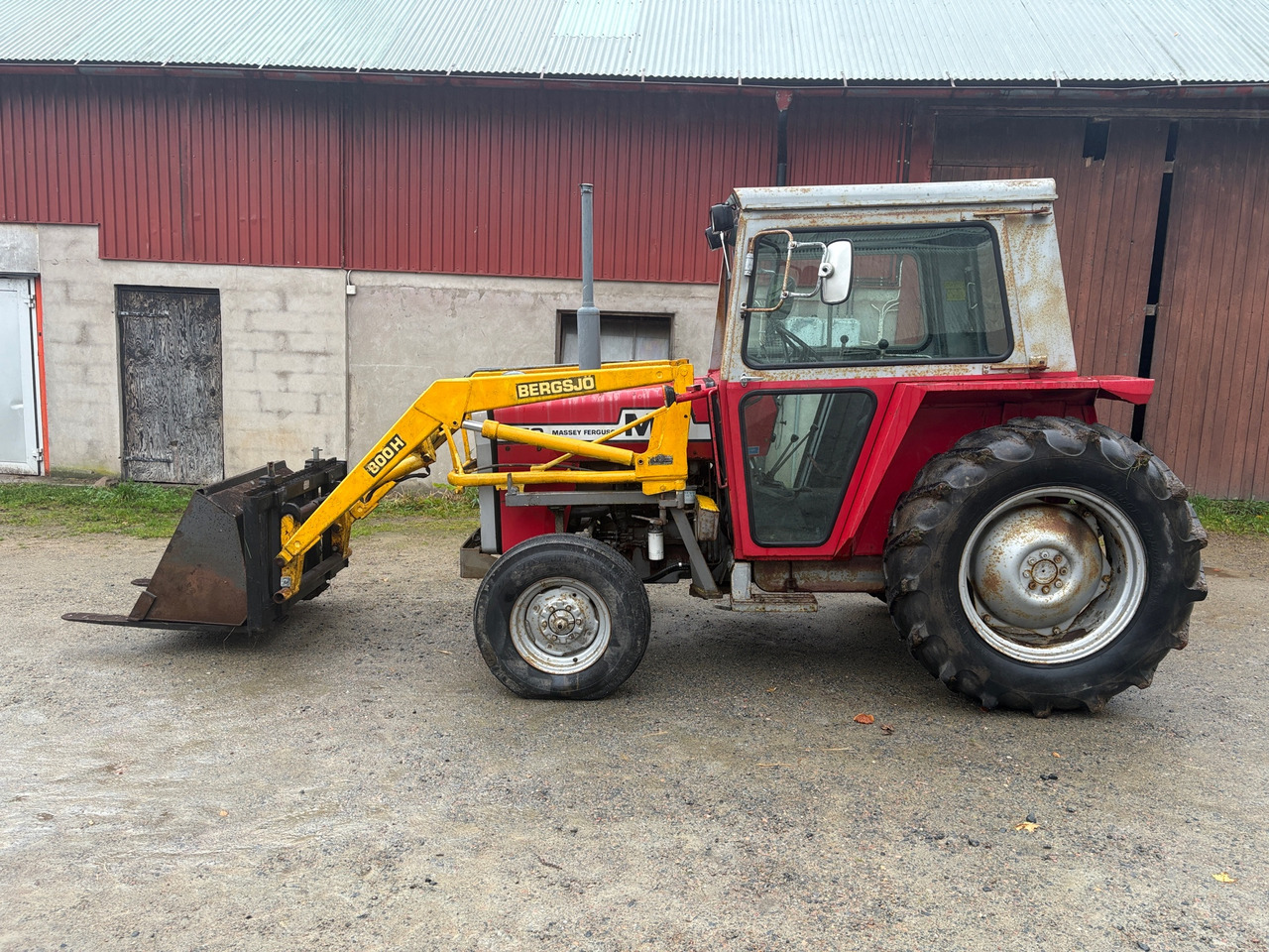Massey Ferguson 550 - Tracteur agricole: photos 1 Massey Ferguson 550 - Tracteur agricole: photos 1