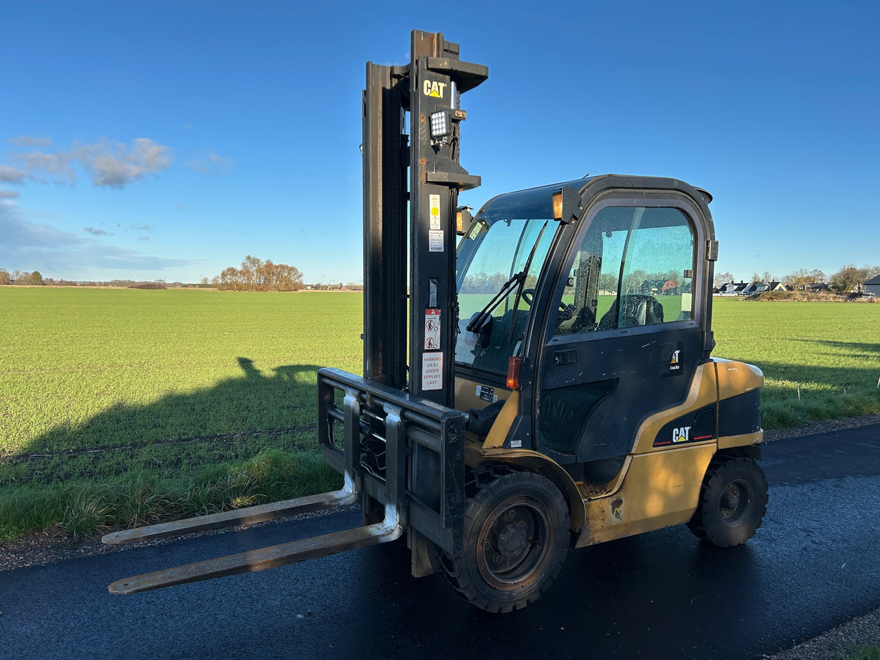 CAT DP30N - Matériel de manutention: photos 1 CAT DP30N - Matériel de manutention: photos 1