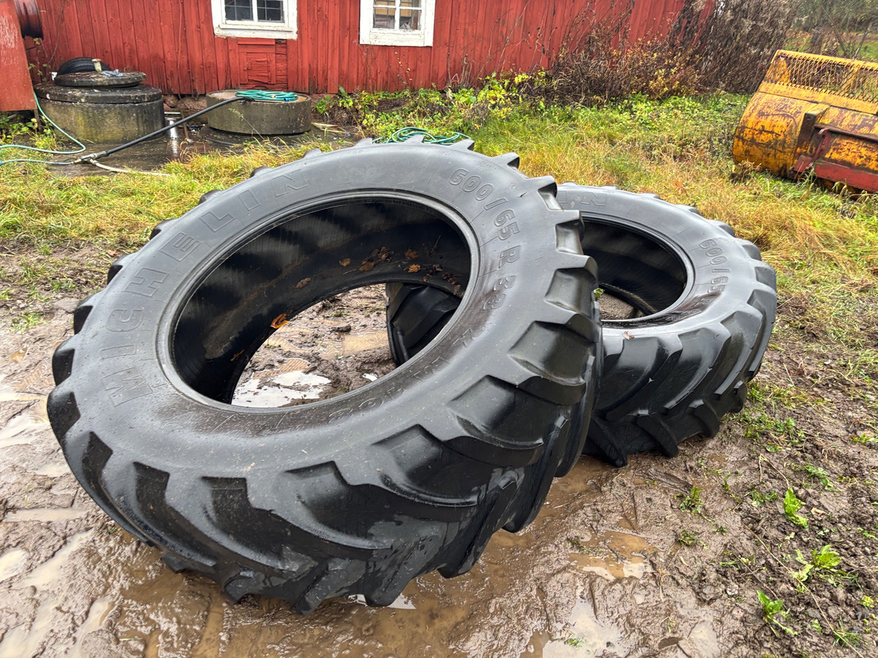 Michelin 600/65 R38 - Pneu pour Machine agricole: photos 1 Michelin 600/65 R38 - Pneu pour Machine agricole: photos 1