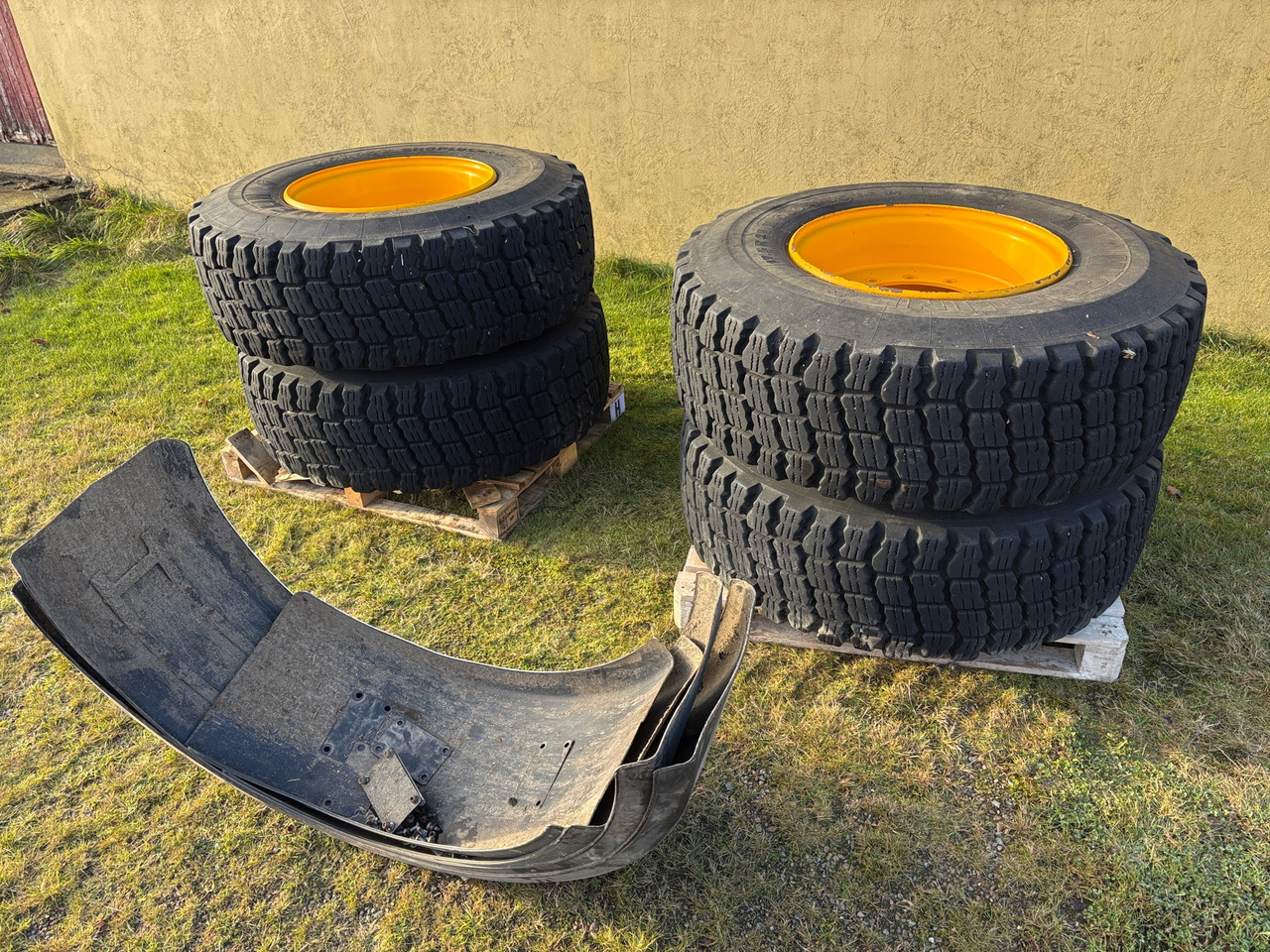 Michelin Snoplus M+S - Pneu pour Engins de chantier: photos 1 Michelin Snoplus M+S - Pneu pour Engins de chantier: photos 1