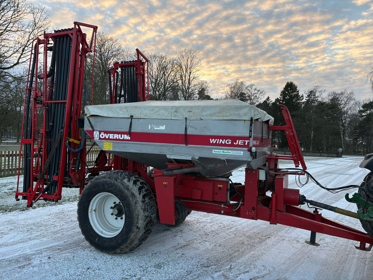 Överum Wing Jet 4020 - Distributeur d'engrais: photos 1 Överum Wing Jet 4020 - Distributeur d'engrais: photos 1