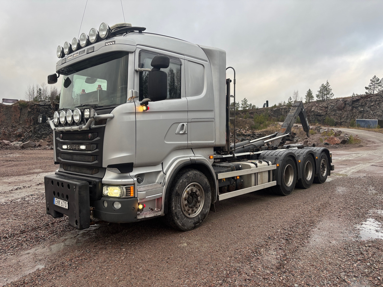 Scania R580LB8X2*4HNB - Camion ampliroll: photos 1 Scania R580LB8X2*4HNB - Camion ampliroll: photos 1