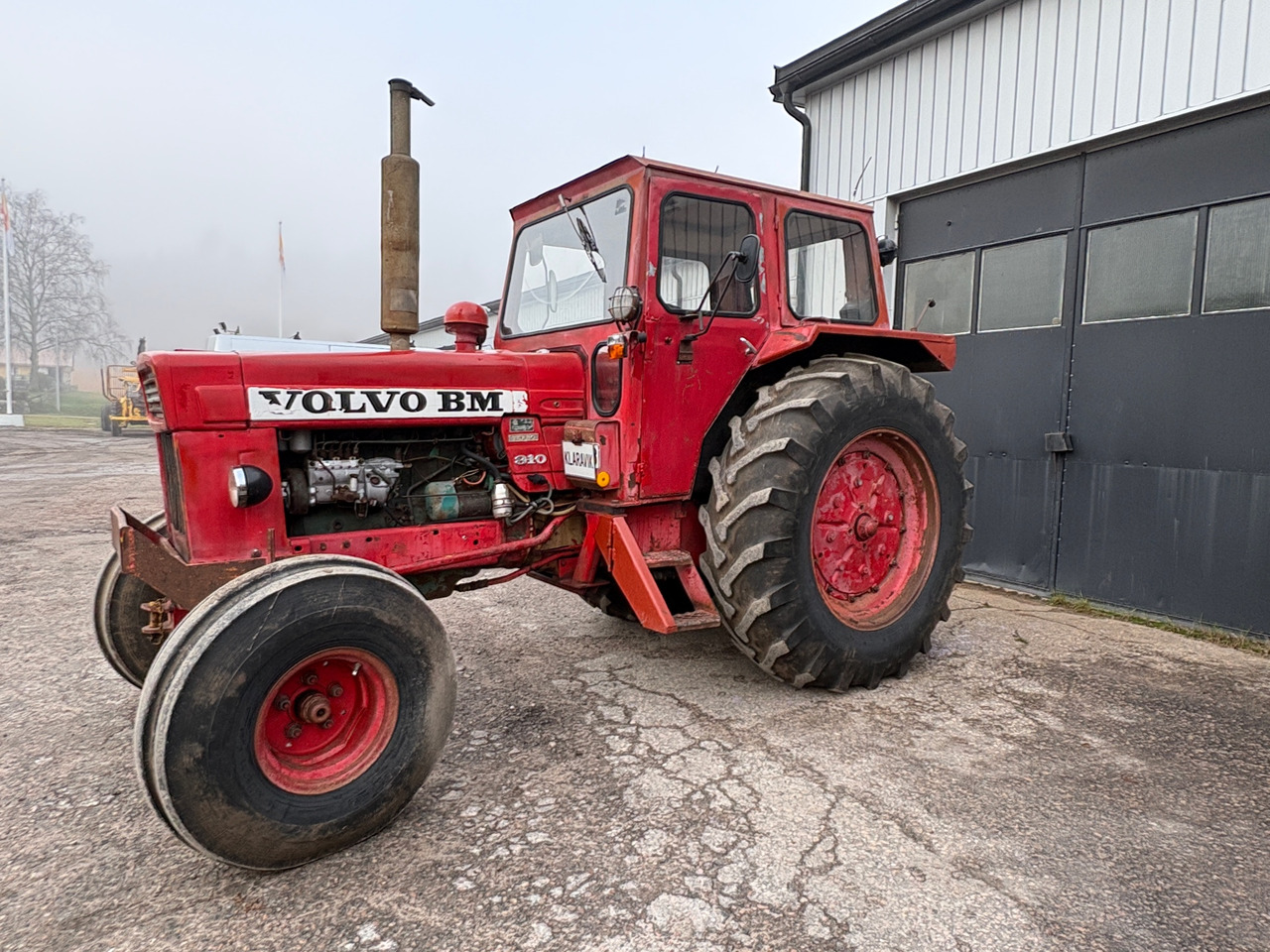 Volvo BM T 810 A - Tracteur agricole: photos 1 Volvo BM T 810 A - Tracteur agricole: photos 1
