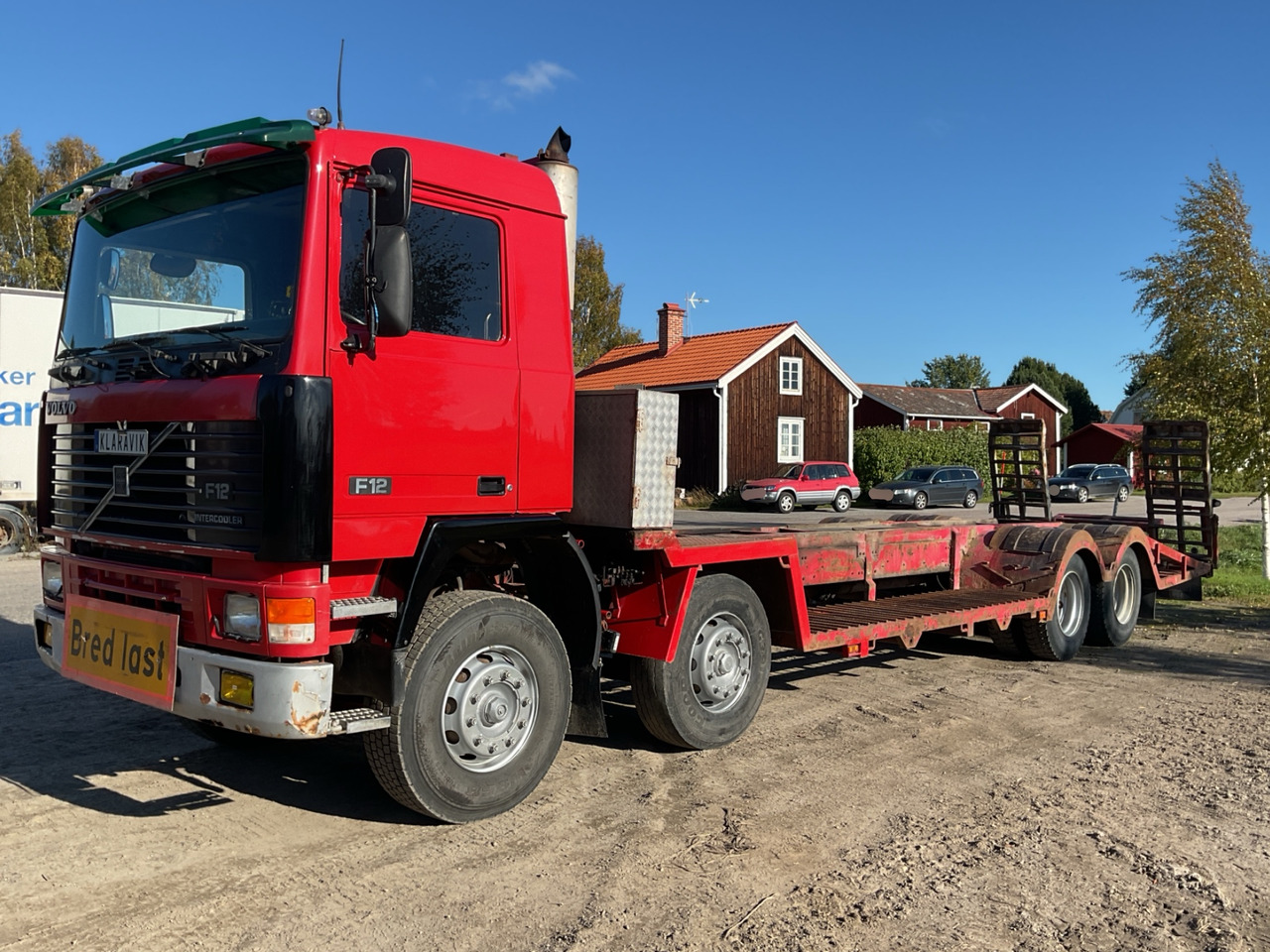 Volvo F12 - Camion porte-voitures: photos 1 Volvo F12 - Camion porte-voitures: photos 1