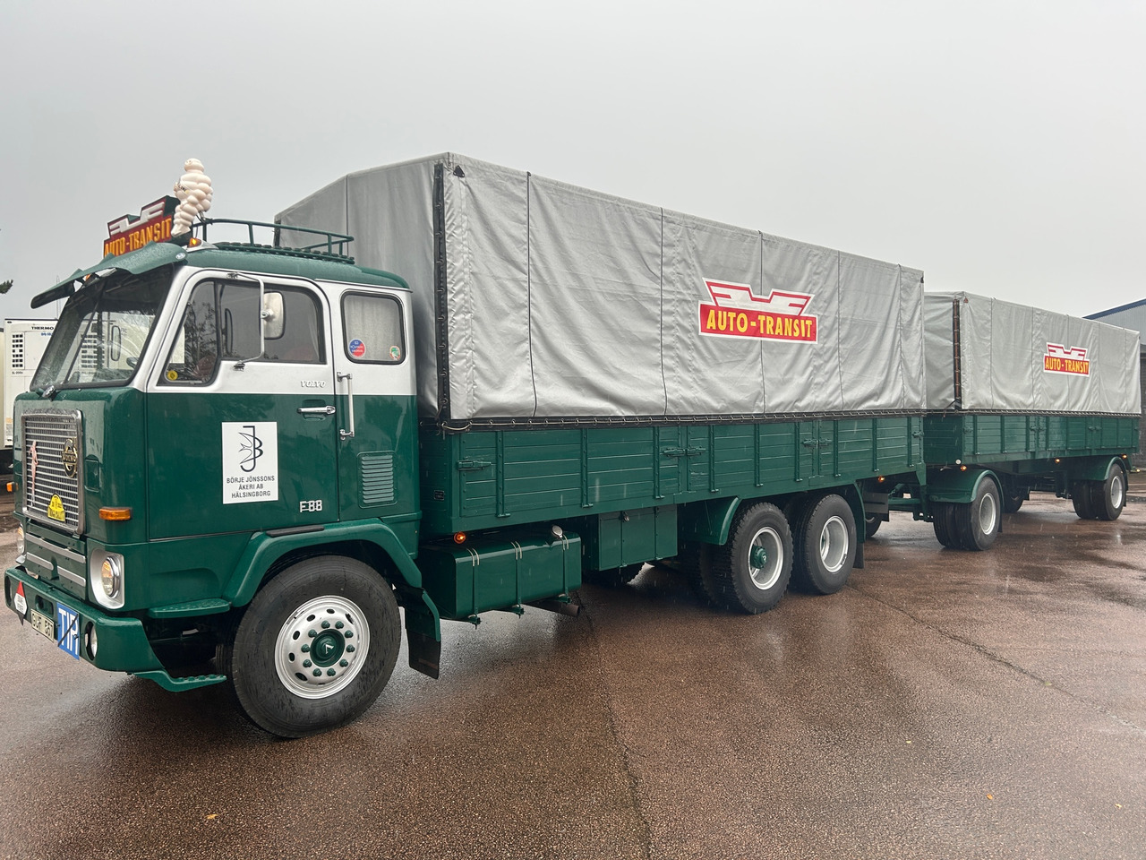 Volvo FB 88 - Camion à rideaux coulissants: photos 1 Volvo FB 88 - Camion à rideaux coulissants: photos 1
