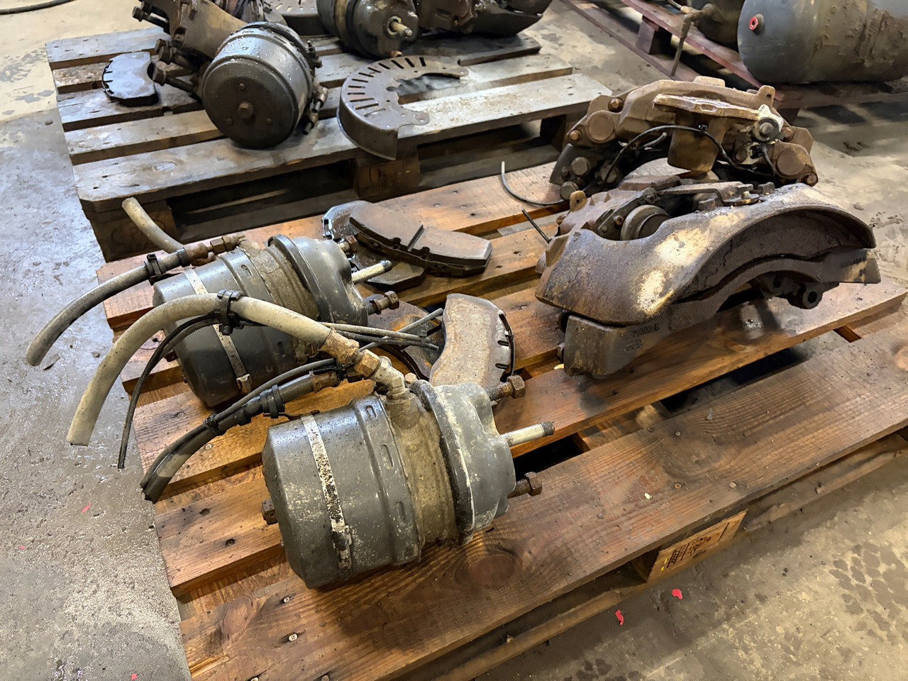 Volvo FH16 580 Tridem - Pièces de frein pour Camion: photos 1 Volvo FH16 580 Tridem - Pièces de frein pour Camion: photos 1