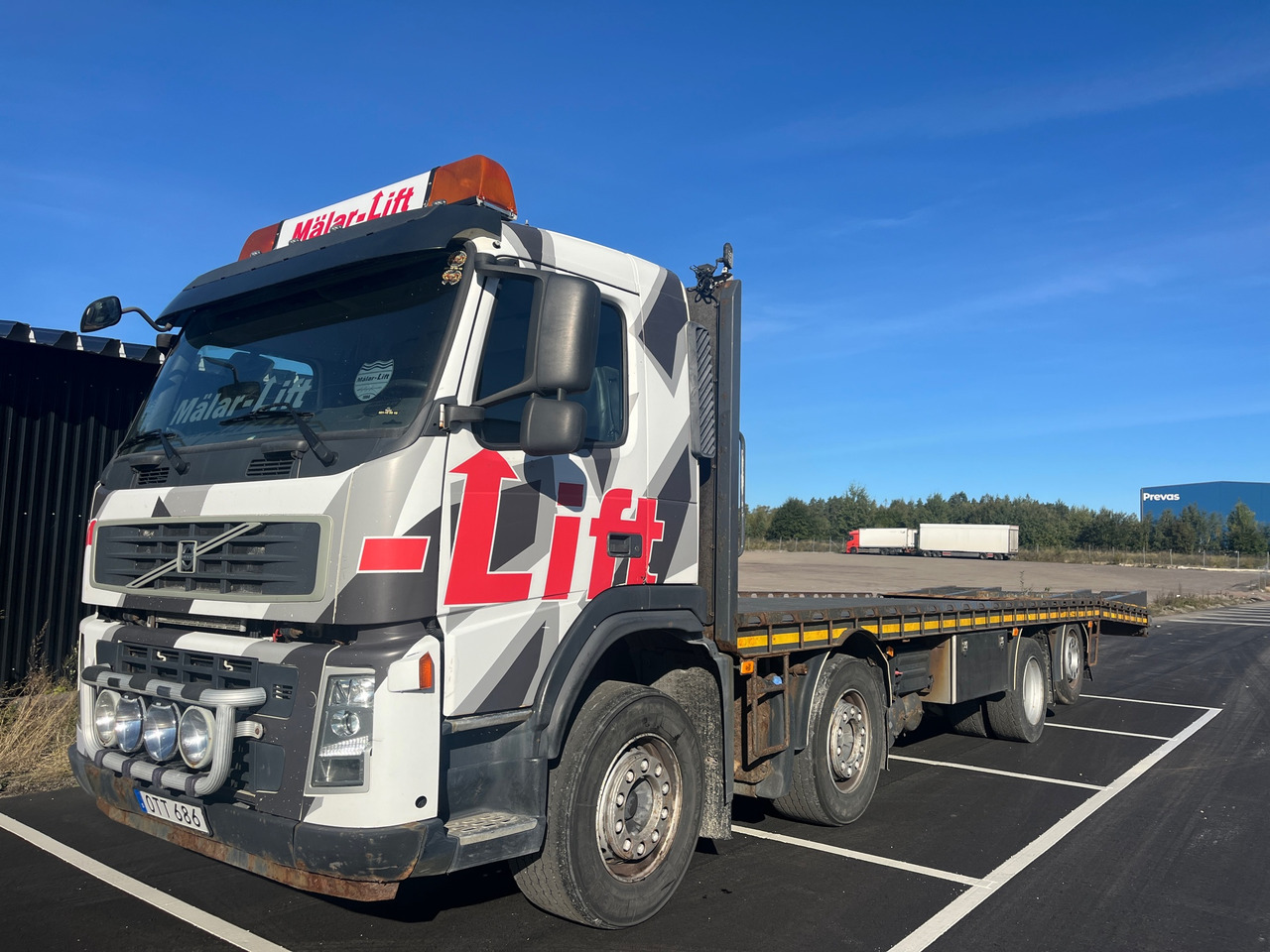 Volvo FM-400 8*2 - Camion plateau: photos 1 Volvo FM-400 8*2 - Camion plateau: photos 1