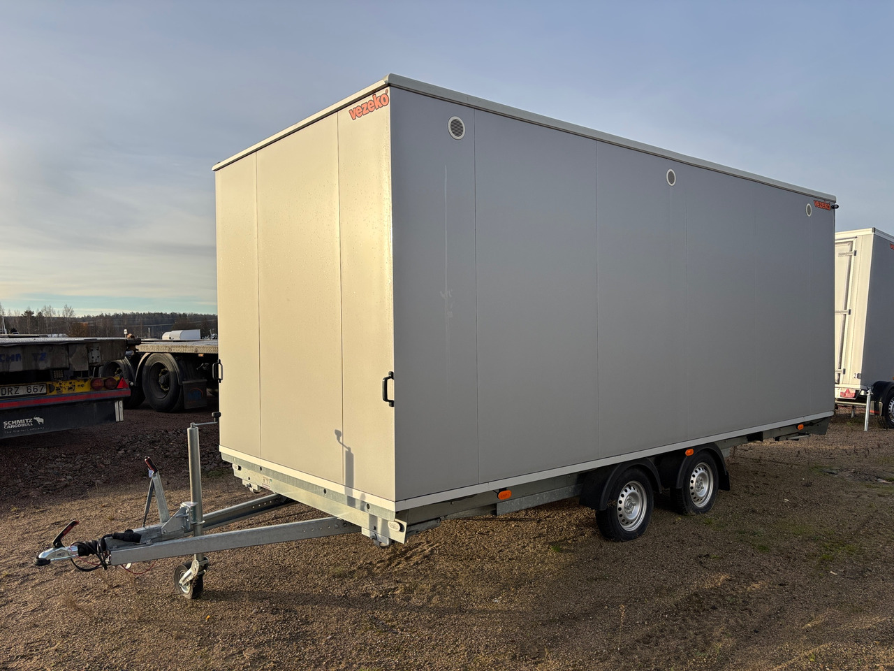 Vezeko Mobi 5624 - Conteneur comme habitat, Remorque: photos 1 Vezeko Mobi 5624 - Conteneur comme habitat, Remorque: photos 1