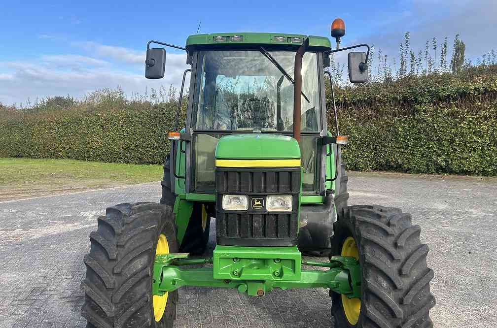 John Deere 6110 - Tracteur agricole: photos 5 John Deere 6110 - Tracteur agricole: photos 5