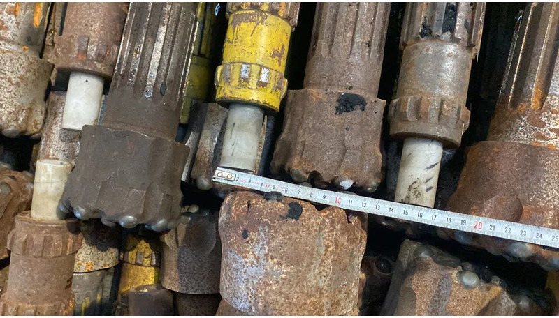 Diversen Sandvik Atlas copco Halco Drill Head rock bit 3.5 and 4 inch - Foreuse: photos 2 Diversen Sandvik Atlas copco Halco Drill Head rock bit 3.5 and 4 inch - Foreuse: photos 2