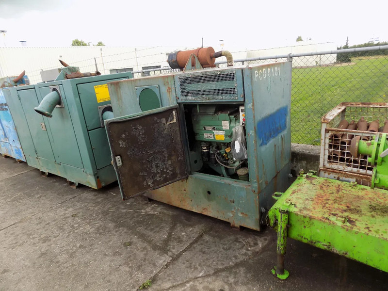 Eekels pompset Deutz 1011 met varisco pomp - Pompe à eau: photos 1 Eekels pompset Deutz 1011 met varisco pomp - Pompe à eau: photos 1