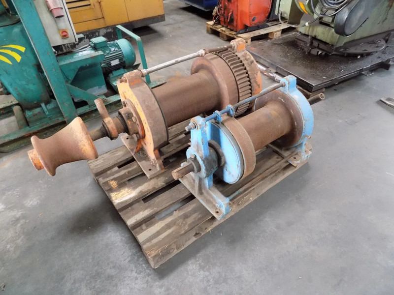 Kabellier winch - Foreuse: photos 1 Kabellier winch - Foreuse: photos 1