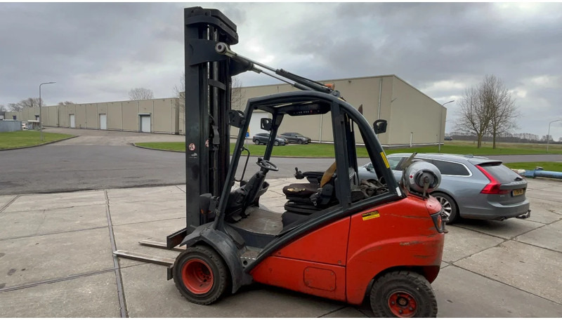 Linde H35T Linde H35 T - Chariot élévateur à gaz: photos 2 Linde H35T Linde H35 T - Chariot élévateur à gaz: photos 2