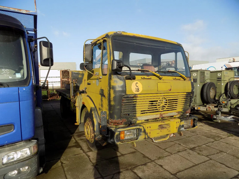 Mercedes-Benz 1013 - Camion grue: photos 4 Mercedes-Benz 1013 - Camion grue: photos 4