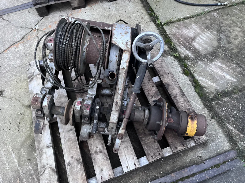 Pulse lier hydraulisch en electrisch Pulse lier vrije val - Foreuse: photos 3 Pulse lier hydraulisch en electrisch Pulse lier vrije val - Foreuse: photos 3