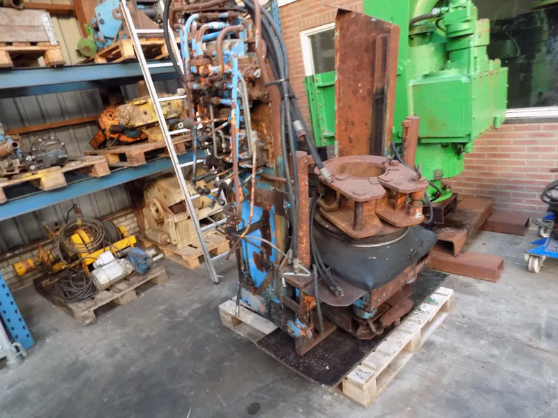 Boortafel rotary drilling table boor-draaitafel rotary drilling table. - Foreuse: photos 3 Boortafel rotary drilling table boor-draaitafel rotary drilling table. - Foreuse: photos 3