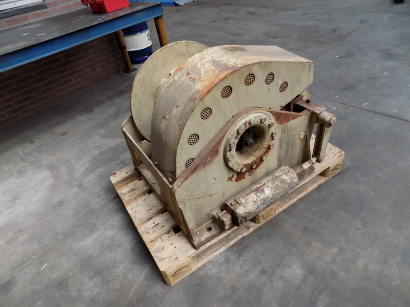 Lier-winch puls lier-puls winch met vrije val - Foreuse: photos 5 Lier-winch puls lier-puls winch met vrije val - Foreuse: photos 5