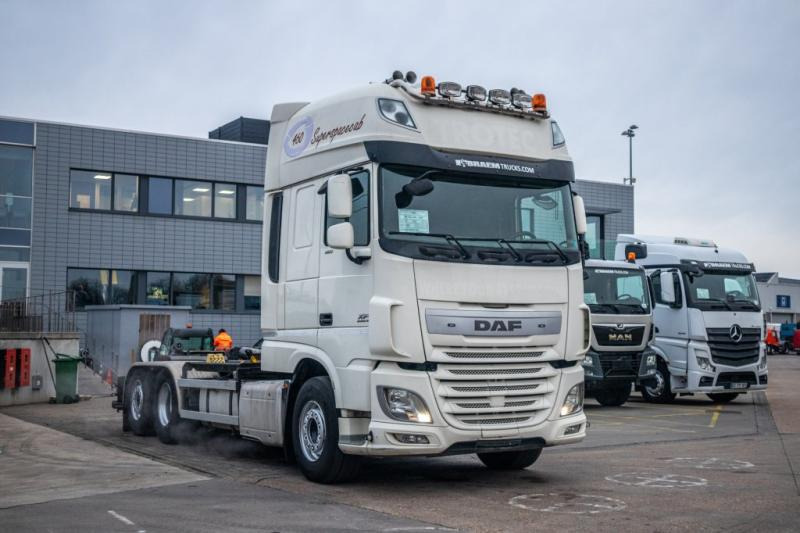 DAF XF 105.460 - AJK + intarder - Camion ampliroll: photos 2 DAF XF 105.460 - AJK + intarder - Camion ampliroll: photos 2