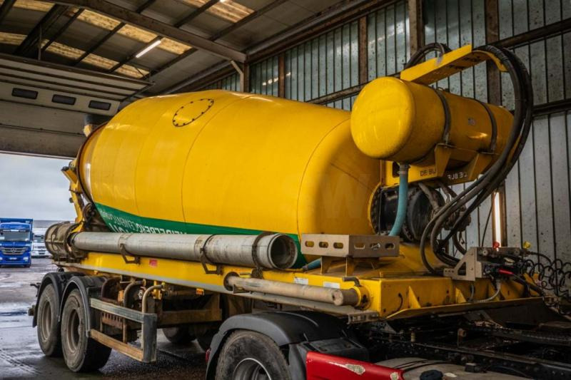 DE BUF BETON MIXER/MALAXEUR/MISCHER 12M3 - Semi-remorque malaxeur: photos 2 DE BUF BETON MIXER/MALAXEUR/MISCHER 12M3 - Semi-remorque malaxeur: photos 2