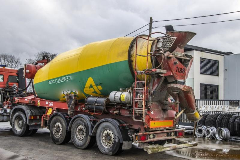 Liebherr LIEBHERR BETON MIXER/MALAXEUR/MISCHER-12M³ - Semi-remorque malaxeur: photos 4 Liebherr LIEBHERR BETON MIXER/MALAXEUR/MISCHER-12M³ - Semi-remorque malaxeur: photos 4