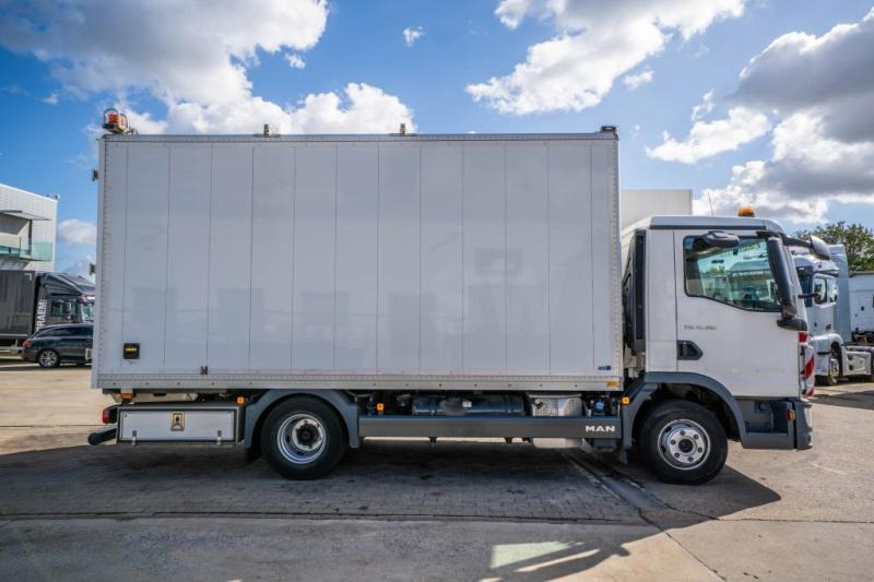 MAN TGL 10.190 BL - CARVAL INBOUW - Camion fourgon: photos 3 MAN TGL 10.190 BL - CARVAL INBOUW - Camion fourgon: photos 3