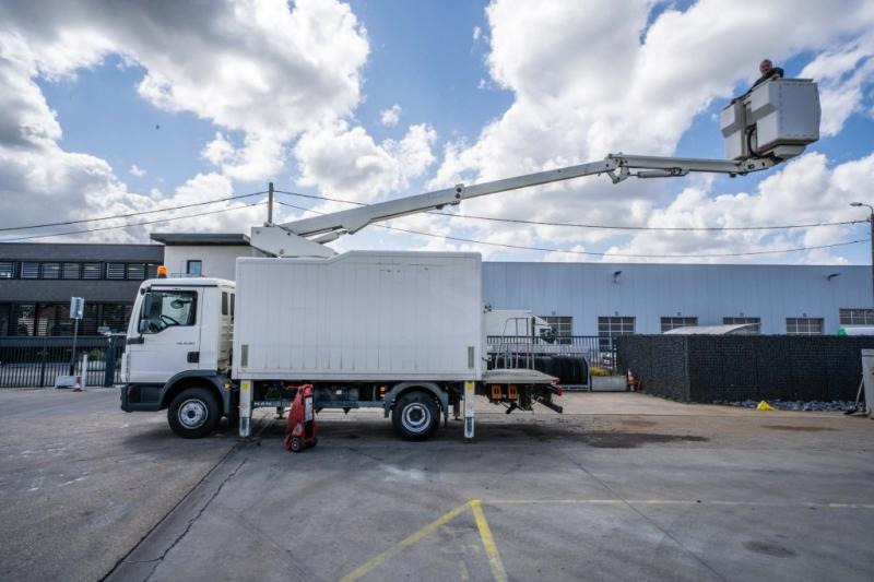 Camion avec nacelle MAN TGL 12.180 BB - COMET 151 TAL: photos 6