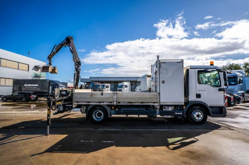 MAN TGL 12.190 BL + HIAB 055 D-1 HIDUO - Camion plateau, Camion grue: photos 3 MAN TGL 12.190 BL + HIAB 055 D-1 HIDUO - Camion plateau, Camion grue: photos 3