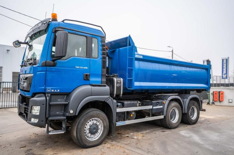 MAN TGS 33.420 BB + AJK - Camion ampliroll: photos 1 MAN TGS 33.420 BB + AJK - Camion ampliroll: photos 1