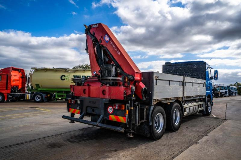 Volvo FH 12-340 - HMF 2420 K6 (2012) - Camion plateau, Camion grue: photos 4 Volvo FH 12-340 - HMF 2420 K6 (2012) - Camion plateau, Camion grue: photos 4