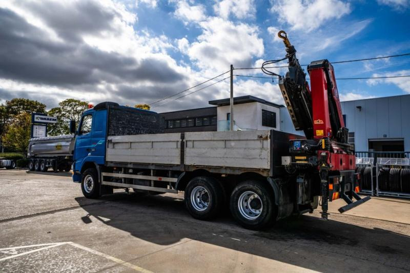 Volvo FH 12-340 - HMF 2420 K6 (2012) - Camion plateau, Camion grue: photos 5 Volvo FH 12-340 - HMF 2420 K6 (2012) - Camion plateau, Camion grue: photos 5
